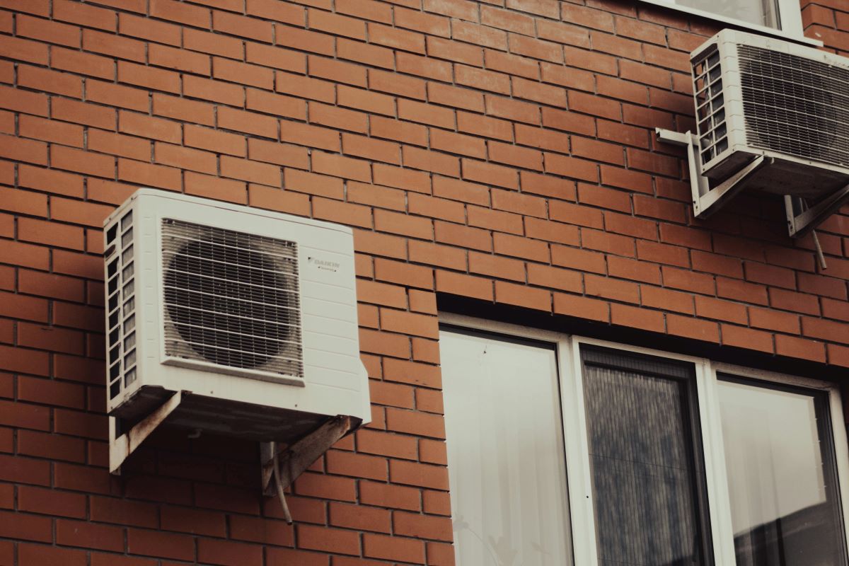 Klimaanlage und Nachbarn: Abkühlung ohne Hitzköpfe und heiße Gemüter