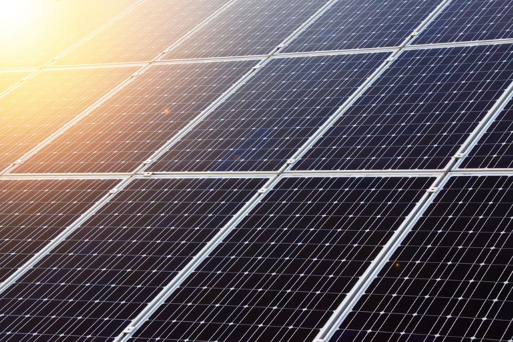 Warmwasser aus Photovoltaik: Geht das und zahlt sich das aus?