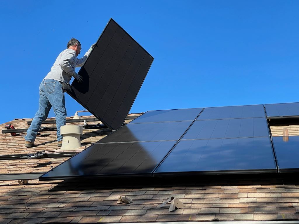 Solaranlage dimensionieren: Welche Leistung & wie viele Module für Photovoltaik & Solarthermie?