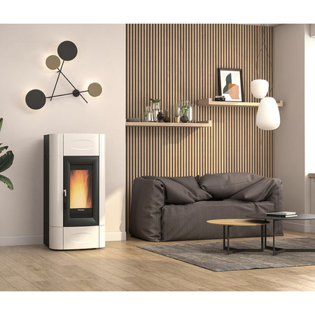 Extraflame belüfteter Pelletofen ISIDORA IDRO H23 5.0 Weiss Ambientebild | Klimaworld.com