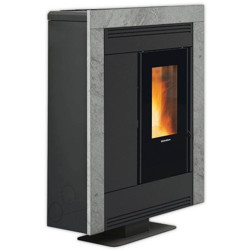 schmaler Extraflame kanalisierter Pelletofen SOUVENIR PLUS PETRA 5.0 mit Naturstein Front Sichtscheibe und Sockel| Klimaworld.com
