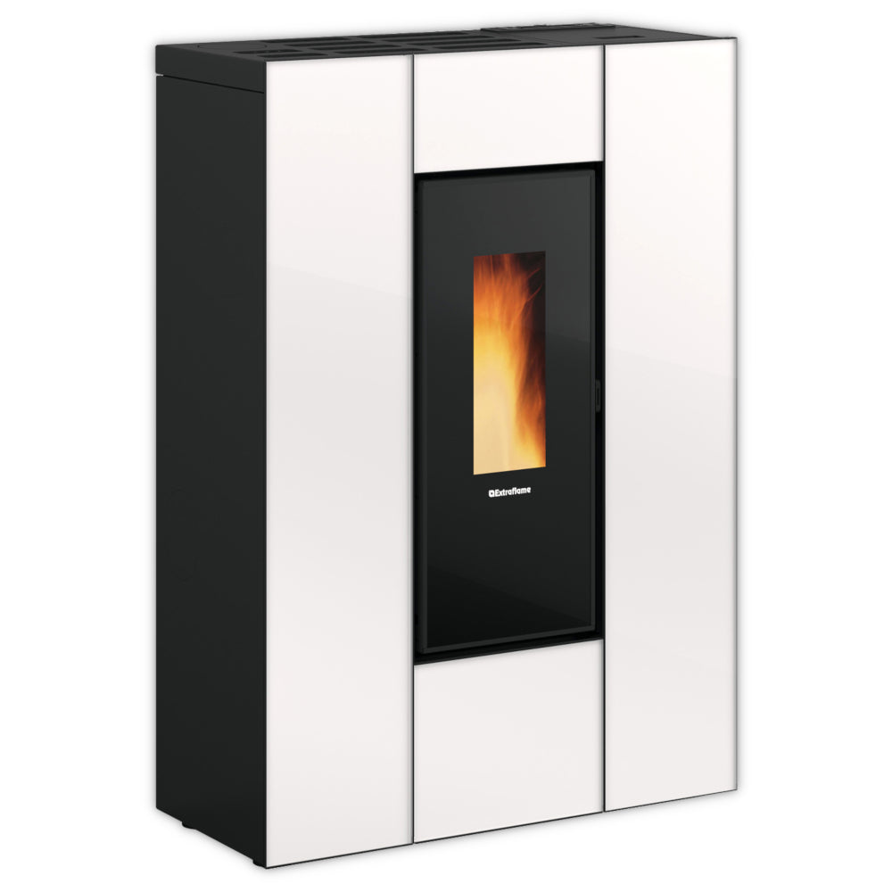 schlanker Extraflame kanalisierter Pelletofen MARILENA PLUS CRYSTAL 5.0.16 schwarz-weisse Glasfront mit schmalem Sichtfenster | Klimaworld.com
