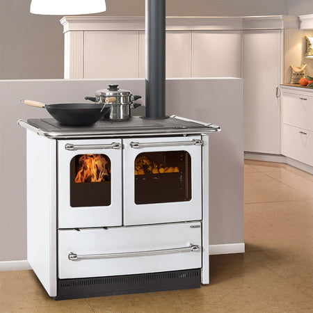 La Nordica Holzherd SOVRANA EASY EVO 2.0 weiss Ambientebild | Klimaworld.com