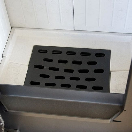 Nahaufnahme der Brennkammer vom Kaminofen Koza Enyo Flat 03 | klimaworld.com