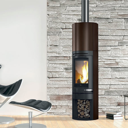 Edilkamin bronze Kaminofen Tally S Int mit Holzlagerfach und Flammenbild in modernem Ambiente | klimaworld.com