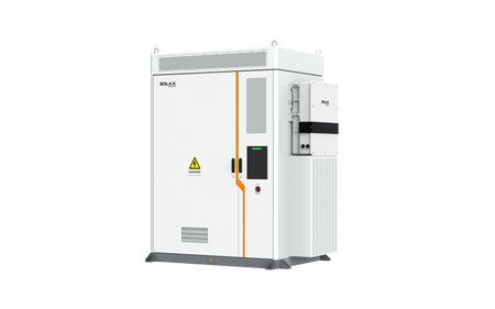 Weißer SolaX AELIO B200 Batterieschrank mit Wechselrichter X3-AELIO-50K Ansicht schraeg rechts mit Abdeckung | Klimaworld