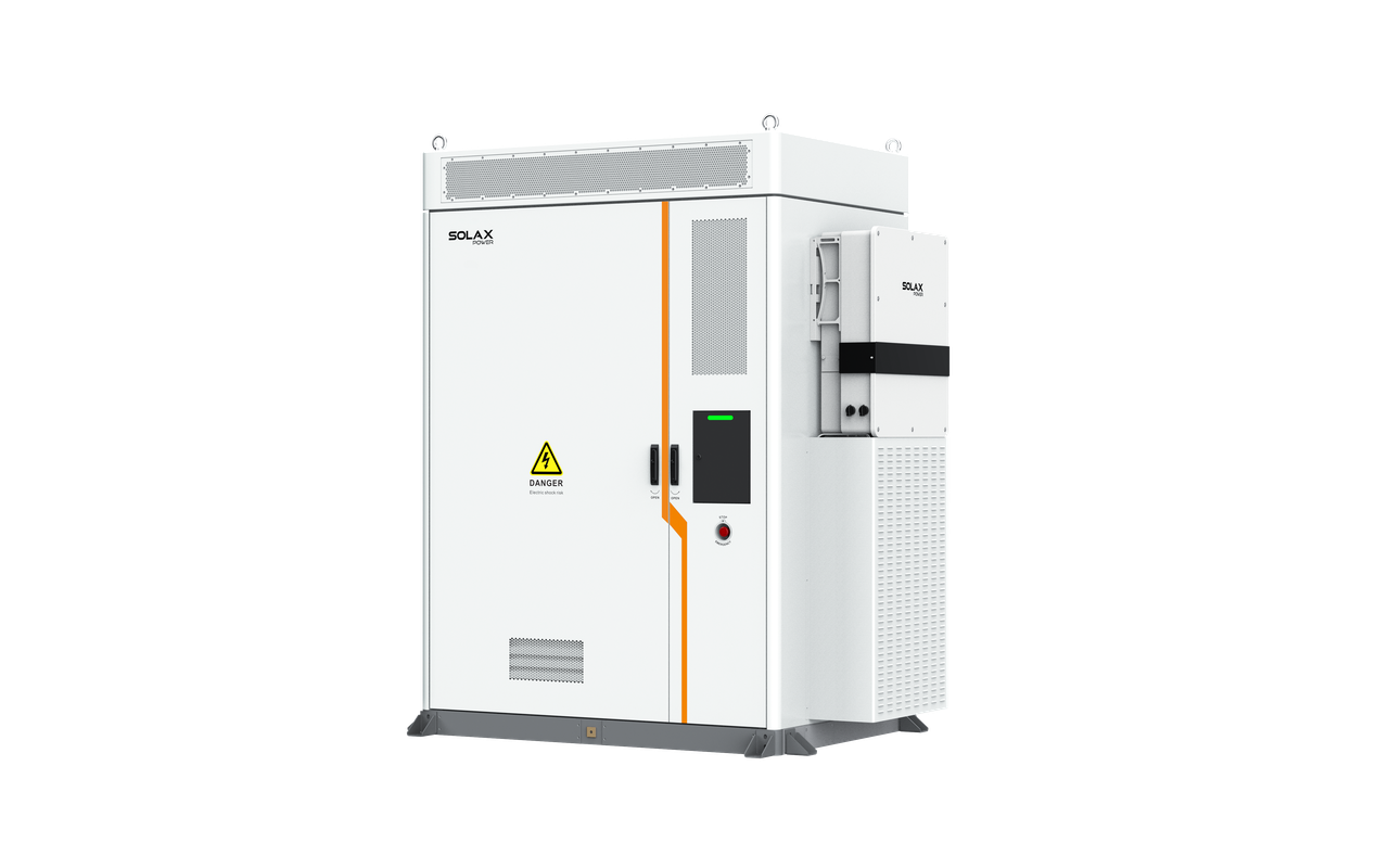 Weißer SolaX AELIO B200 Batterieschrank mit Wechselrichter X3-AELIO-60K Ansicht schraeg rechts mit Abdeckung | Klimaworld