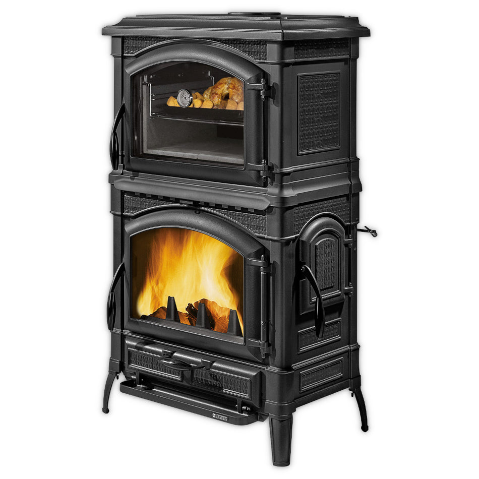 La Nordica ISOTTA FORNO.16 Holzofen aus schwarzem verziertem Gusseisen mit Feuerraum und Backofen, sichtbare Flammen | Klimaworld.com
