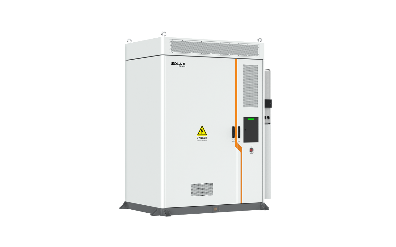 Weißer SolaX AELIO B200 Batterieschrank mit Wechselrichter X3-AELIO-49,9K Ansicht schraeg links | Klimaworld