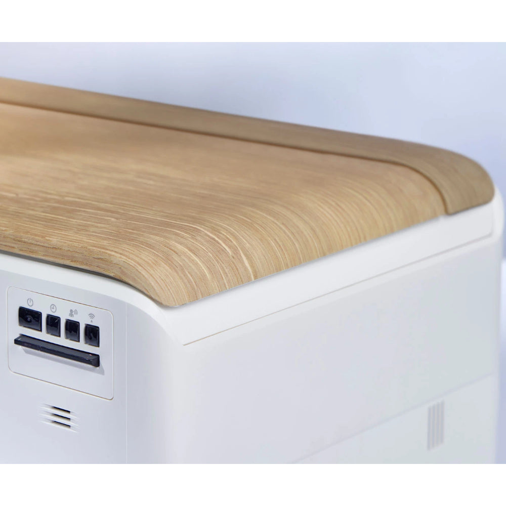 Daikin Stylish FTXA-DP Light Wood Wandgeraet, Detail mit Holzfront, weissem Gehaeuse und Bedientasten | Klimaworld.com
