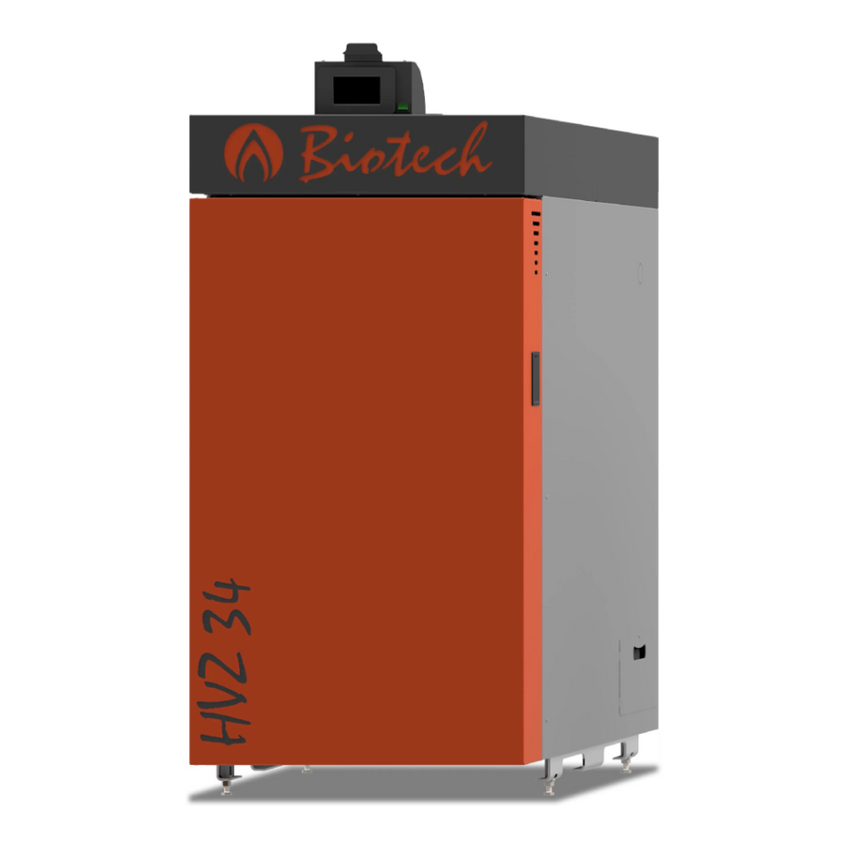 Holzvergaserkessel mit roter Front und Bedienelement von Biotech | Klimaworld.com