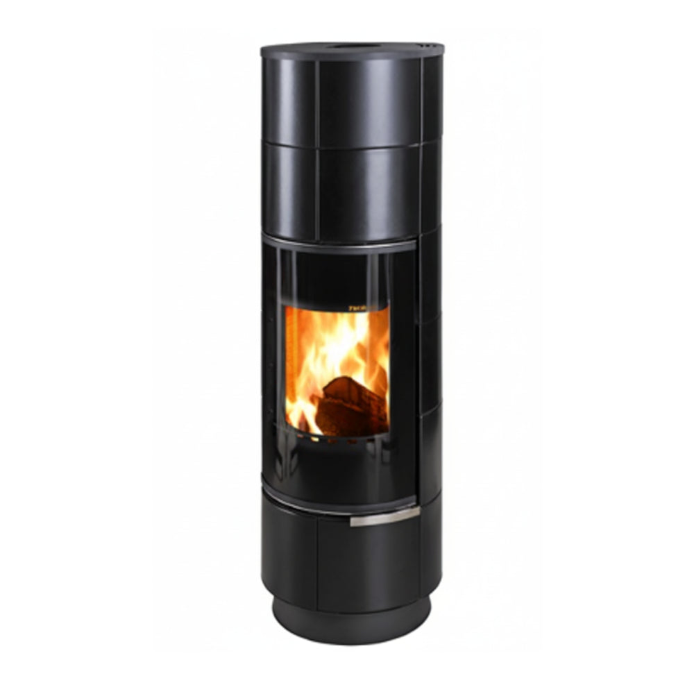 THORMA Kaminofen DELIA PLUS Keramik, runder schwarzer Ofen mit gebogener Glasscheibe, sichtbaren Flammen und Holzscheiten | Klimaworld.com