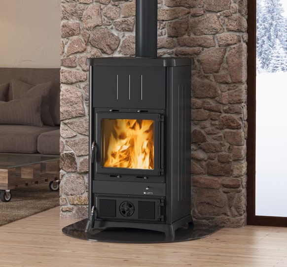 La Nordica Kaminofen Fedora Steel schwarz Ambiente
