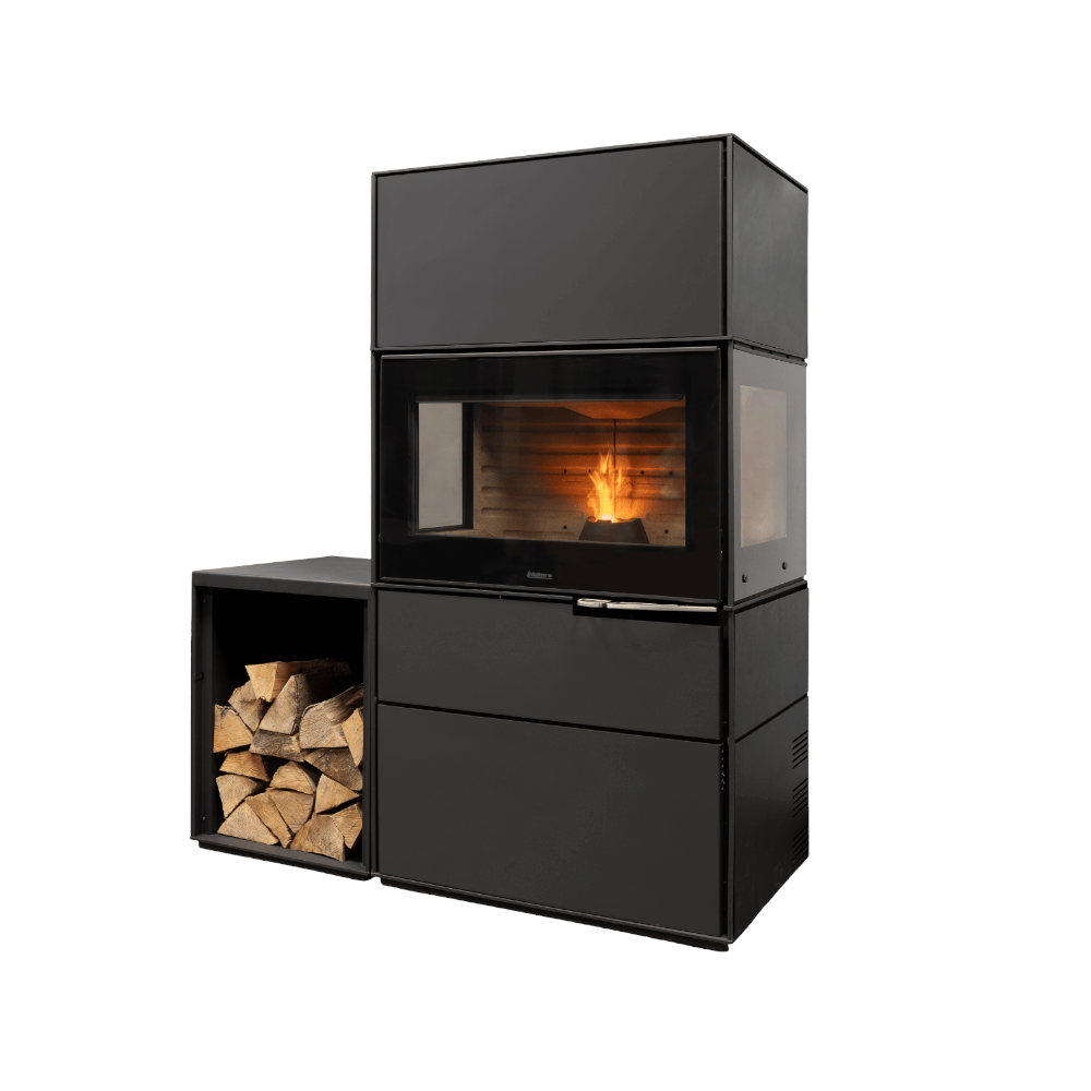Aduro Hybridofen H6 Lux in Schwarz mit lodernder Flamme mit Seitenmodul links als Holzfach genutzt | Klimaworld.com