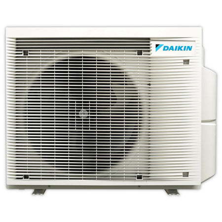 Daikin Aussengeraet 3MXM68A9 mit weissem Metallgehaeuse, Frontgitter und grossem Ventilator | Klimaworld.com