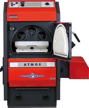 Atmos roter P14 Pelletkessel mit geoeffneter Brennkammer | klimaworld.com