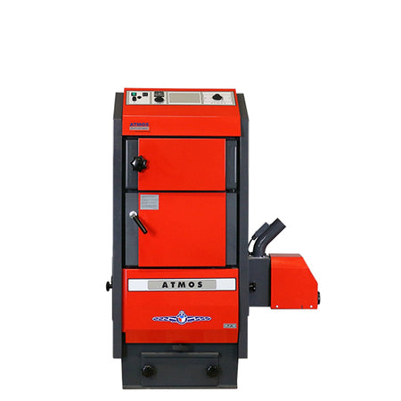 Atmos roter Pelletkessel P40 mit Brenner an der rechten Seite | klimaworld.com