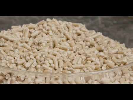 In diesem Video erklären wir Ihnen mehr über die Funktionsweise des Aduro Hybridofens und führen Sie durch das Nachfüllen von Pellets, Anfeuern, und Justierung und Reinigung des Hybidofens.  Hier erfahren Sie mehr über den Aduro Hybrid: https://www.adurofire.de/aduro-hybrid/