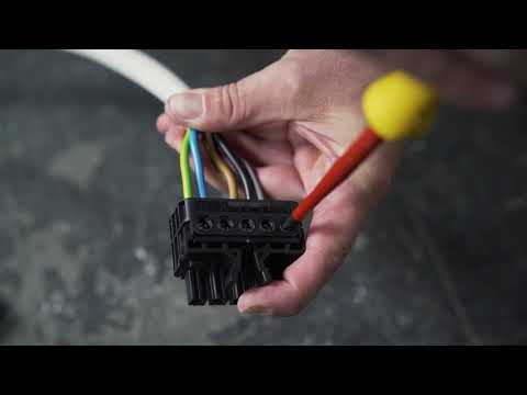 Du möchtest alle Details zur Inbetriebnahme des 3-phasigen Hybrids kennenlernen? Dann schau dir hier unsere Schritt-für-Schritt Anleitung an: https://youtu.be/v7Muu33-zh0