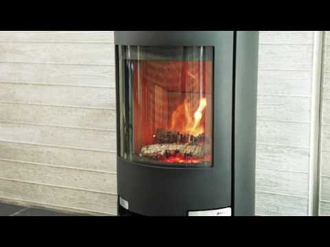 Der Designer Casper Storm erklärt seine Gedanken hinter dem Design des Aduro 1.1 Kaminofens – ein rundlicher Kaminofen im minimalistischen und harmonischen Look.  Hier erfahren Sie mehr über den Aduro 1.1: https://www.adurofire.de/aduro-kaminoefen/aduro-kaminoefen/aduro-1-1-kaminofen-mit-integrierten-griffen/