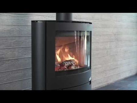Der Designer Casper Storm erklärt seine Gedanken hinter dem Design des Aduro 15 Kaminofens – ein schöner, elliptisch geformter Kaminofen mit einer breiten Brennkammer, welche Brennholz mit einer Länger von bis zu 50cm aufnehmen kann. Hier erfahren Sie mehr über den Aduro 15: https://www.adurofire.de/aduro-kaminoefen/aduro-kaminoefen/aduro-15-kaminofen-mit-breiter-brennkammer/