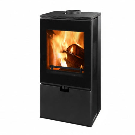 Schwarzer Thorma Kaminofen WIESBADEN mit rechteckiger Glasscheibe, sichtbaren Holzscheiten und Flamme | Klimaworld.com