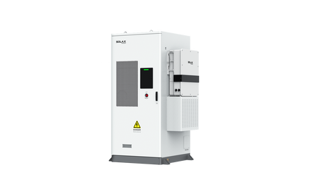Weißer SolaX AELIO B100 Batterieschrank mit Wechselrichter X3-AELIO-49,9K Ansicht von schraeg rechts | Klimaworld